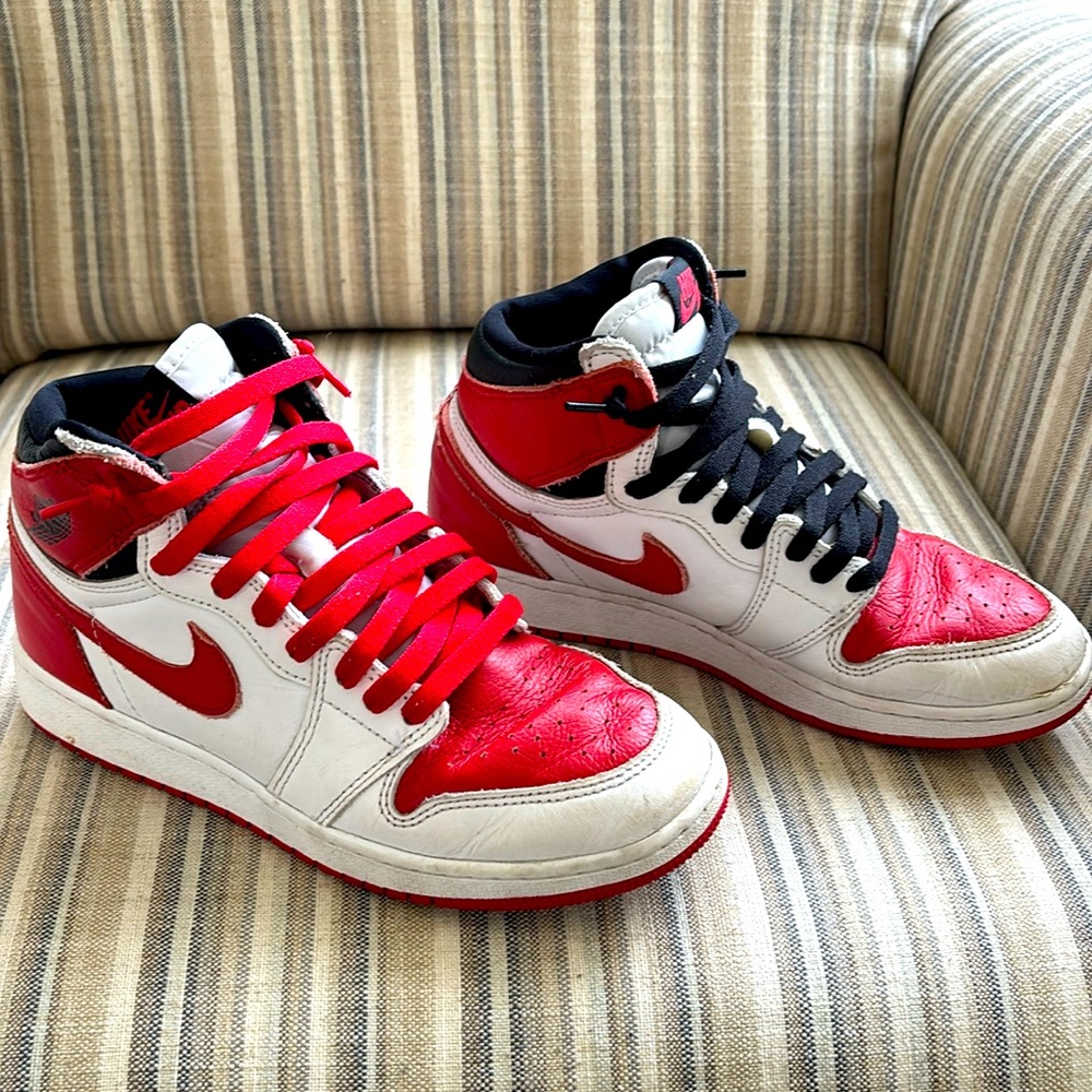 JORDANS * boys size 6Y